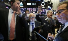 “美股七雄”格局受挑战 外资看多中国AI