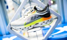 特步国际上半年营收72亿元 时尚运动业务剥离盖世威及帕拉丁后仍亏损