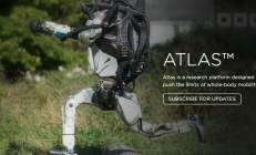 人形机器人元年开启！波士顿动力电动Atlas惊艳，巨头入局；以色列袭击伊朗；AI股崩了，英伟达一夜蒸发1.4万亿元；特斯拉员工讲述被裁|一周国际财经