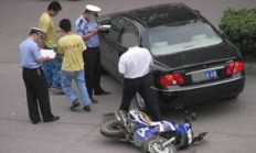 人保车险|发生事故时，如何处理车辆纠纷？