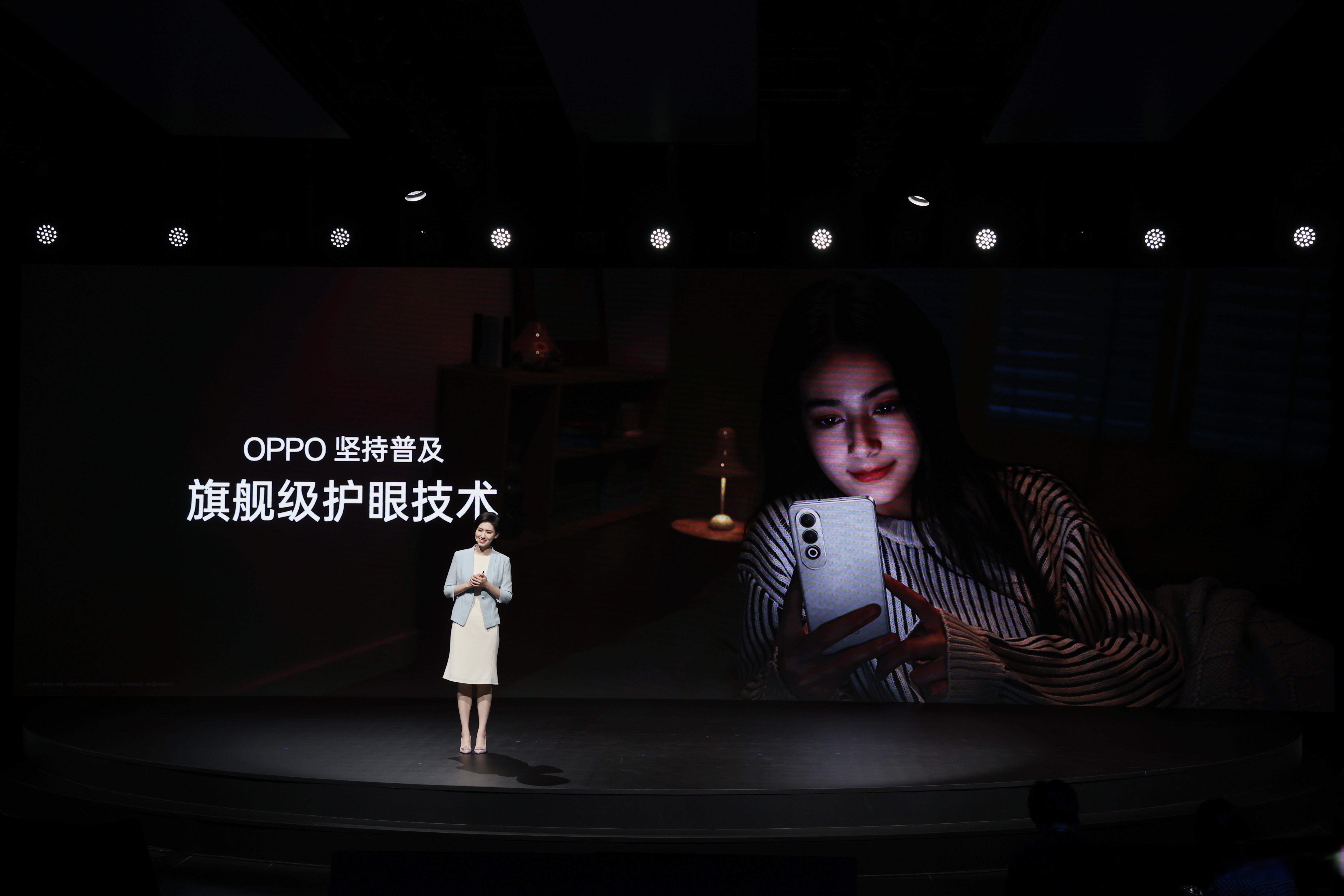 CES 2024上的屏显之争：车载显示成“兵家必争之地” 透明显示技术哪家强？